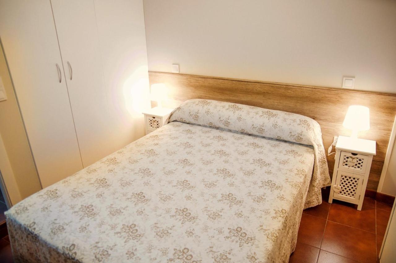 Apartamentos Individuales Con Piscina 갈라파가르 외부 사진