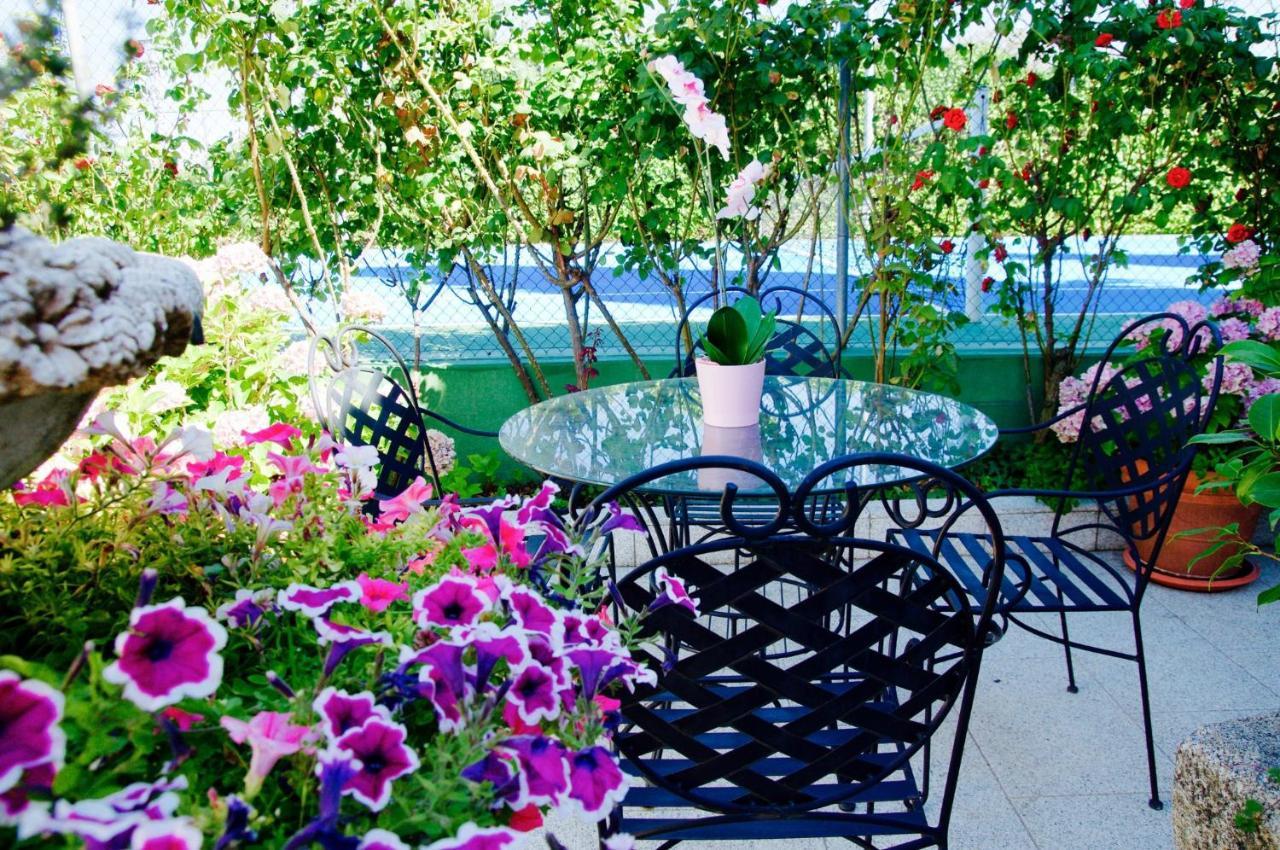 Apartamentos Individuales Con Piscina 갈라파가르 외부 사진